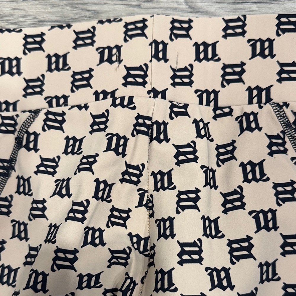 Women’s Misbhv Beige and black legging - Picture 5 of 7
